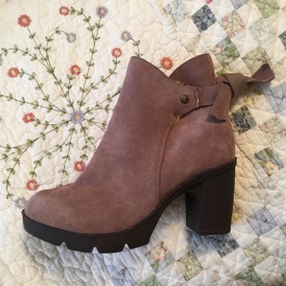 Bearpaw sherpa-lined waterproofed winter suede leather boots, sz 7 1/2 - Picture 3 of 10